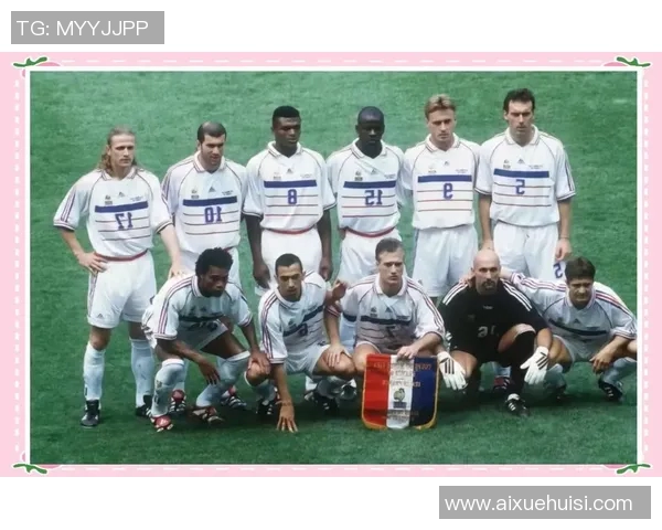 回顾98年足球明星的辉煌瞬间与经典瞬间的珍贵照片合集