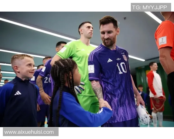 足球明星关爱粉丝的真实故事与温暖瞬间分享