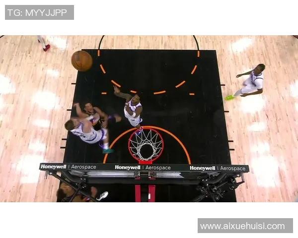 爵士队与太阳季前赛精彩对决展现新赛季球队实力与战术变化